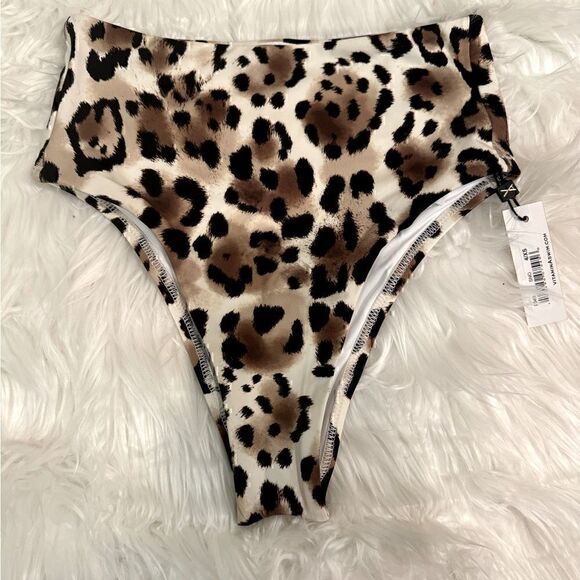 NWT Vitamin A Barcelona High Waist Full Cut
Bottom in Snow Leopard Size XS - Picture 2 of 10